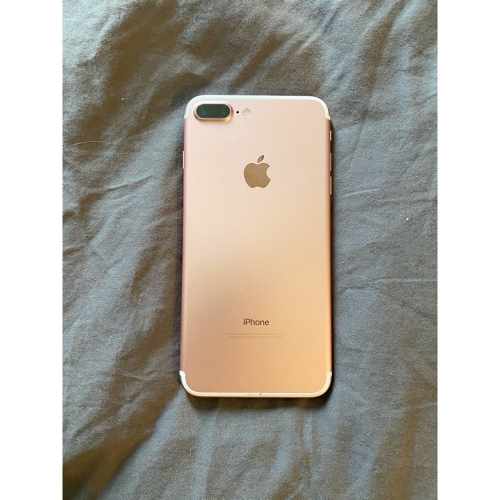 iPhone 7+ Rose Gold 🌹